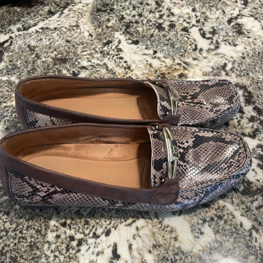 Women’s size 10 loafer Naturalizer